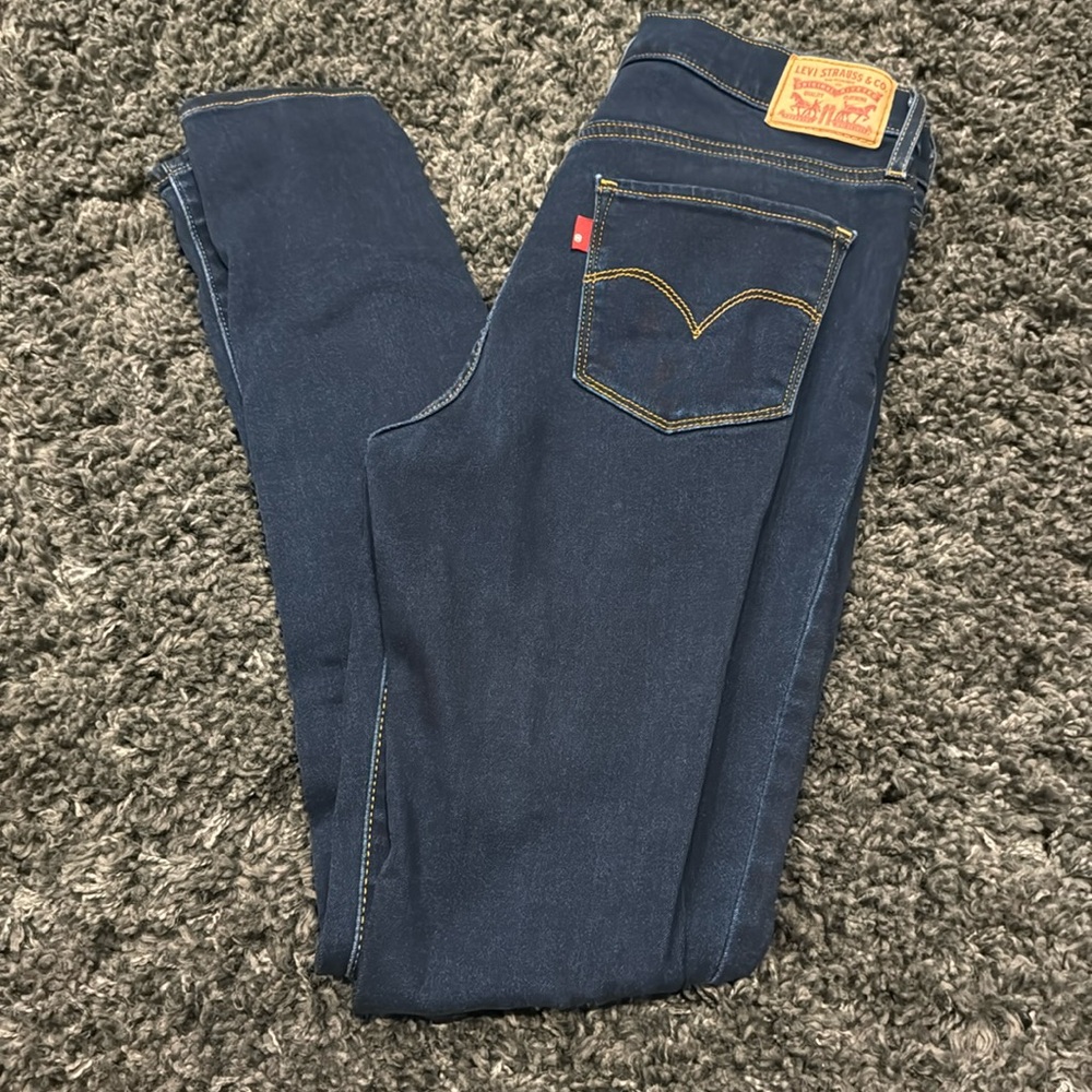 Women’s Levi jeans